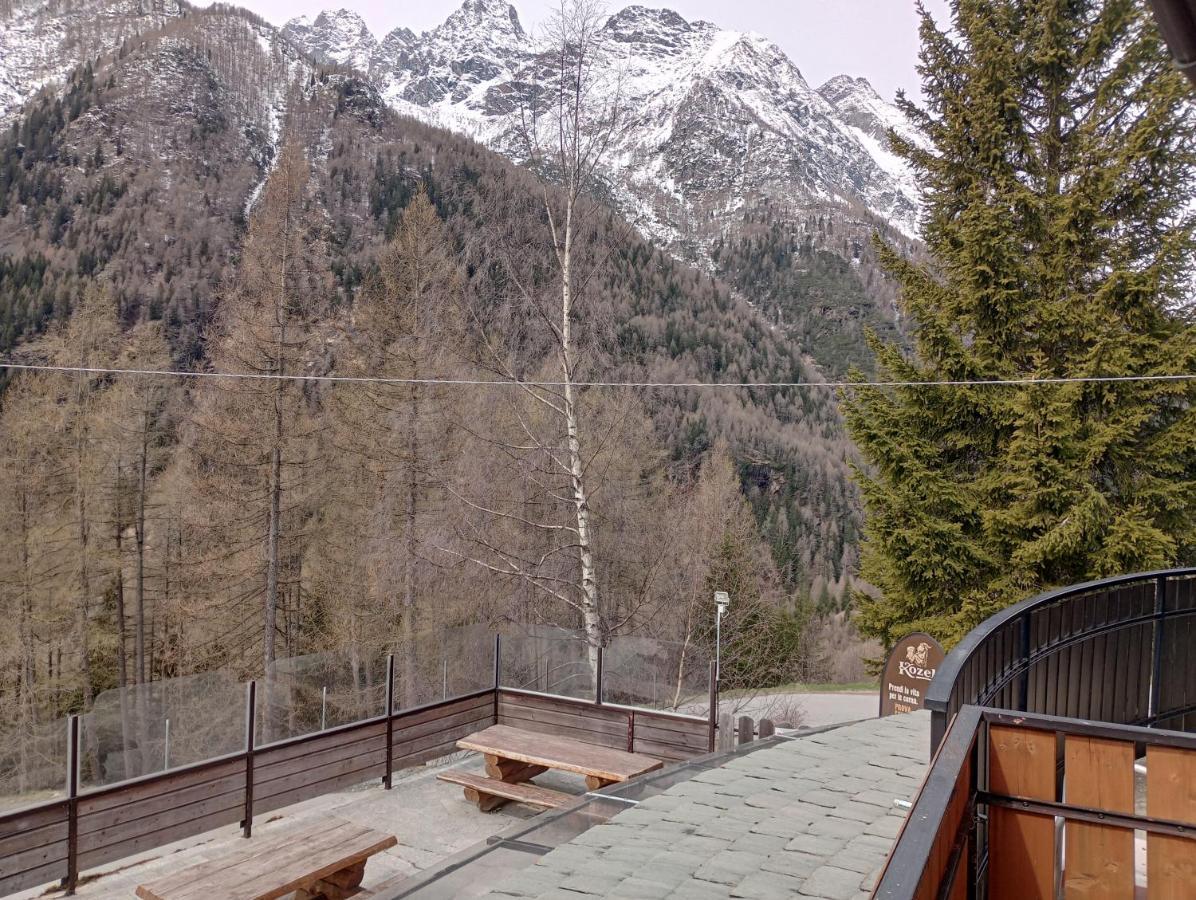 Hotel Sasso Nero Chiesa in Valmalenco Exterior foto