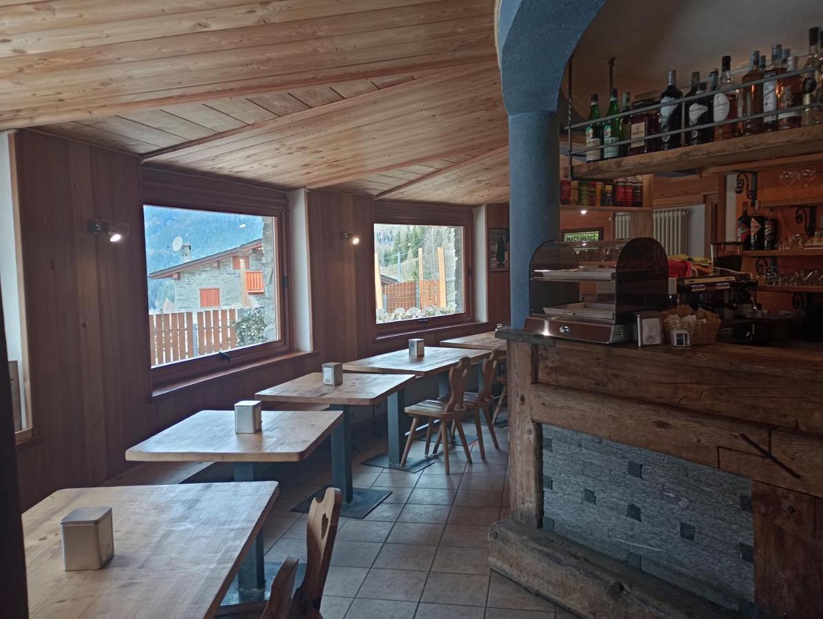 Hotel Sasso Nero Chiesa in Valmalenco Exterior foto