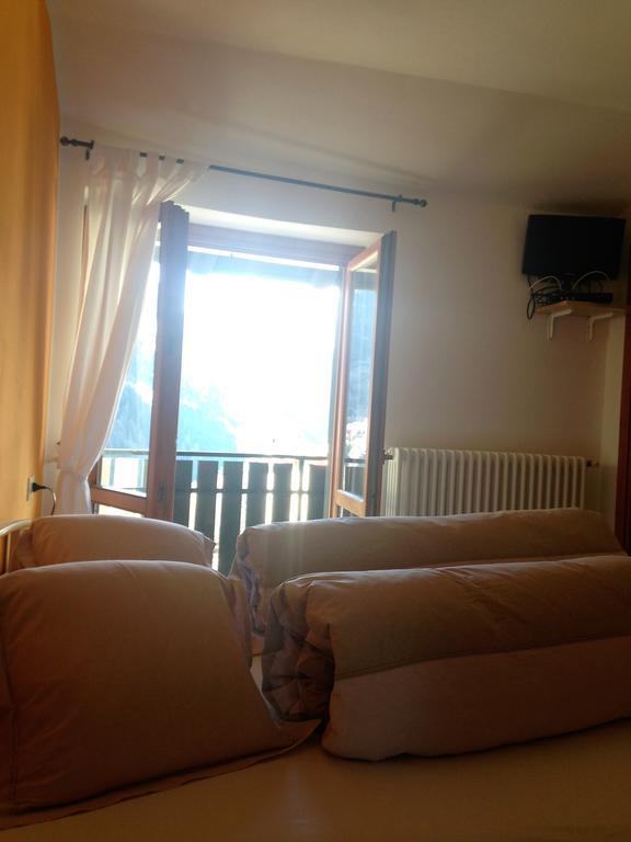 Hotel Sasso Nero Chiesa in Valmalenco Exterior foto